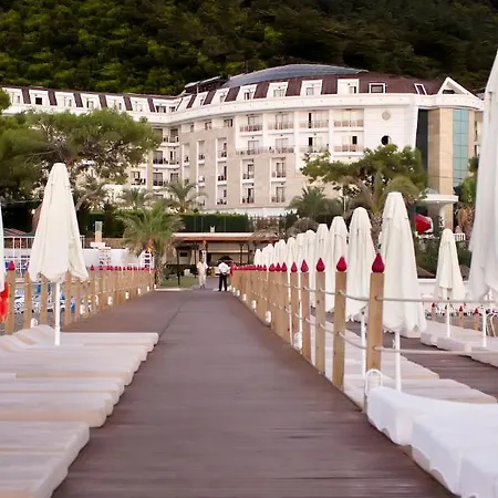 Sunland Resort 5*